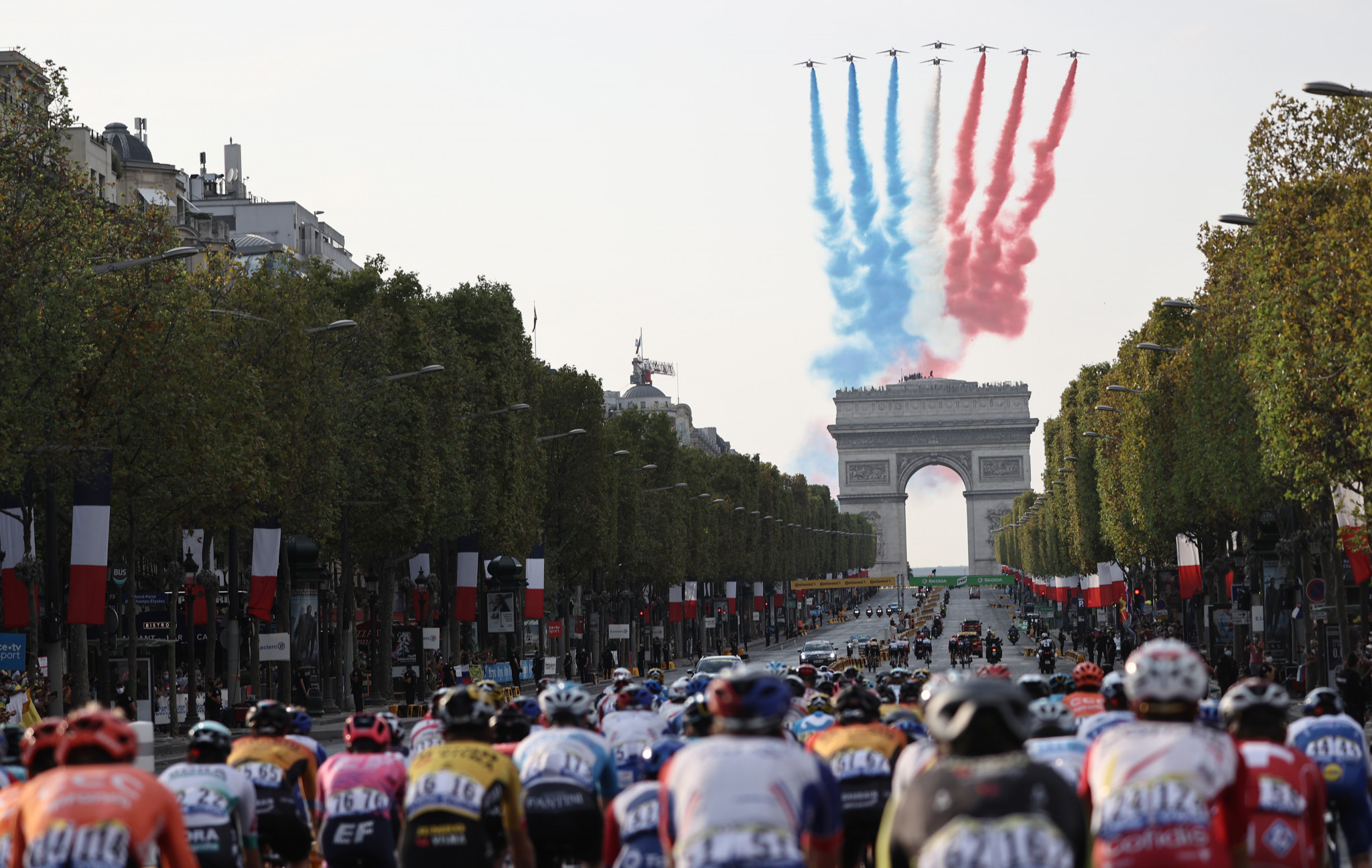 Riders are likely to be required to be vaccinated to compete at the Tour de France and Tour de France Femmes ©Getty Images