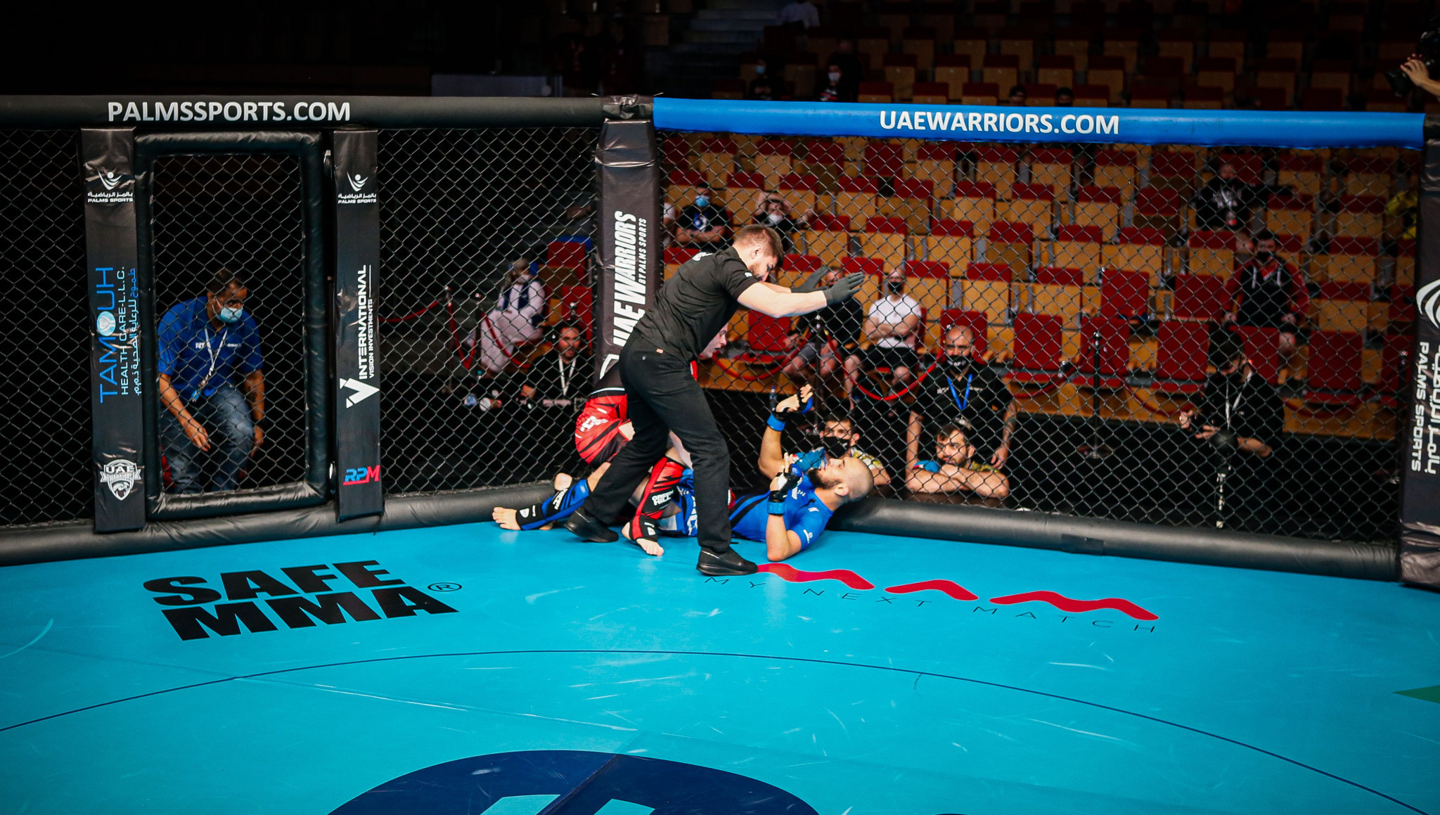 Murad Guseinov of Bahrain didn't need long to force Sweden's Linus Lindeberg to tap out at welterweight ©IMMAF