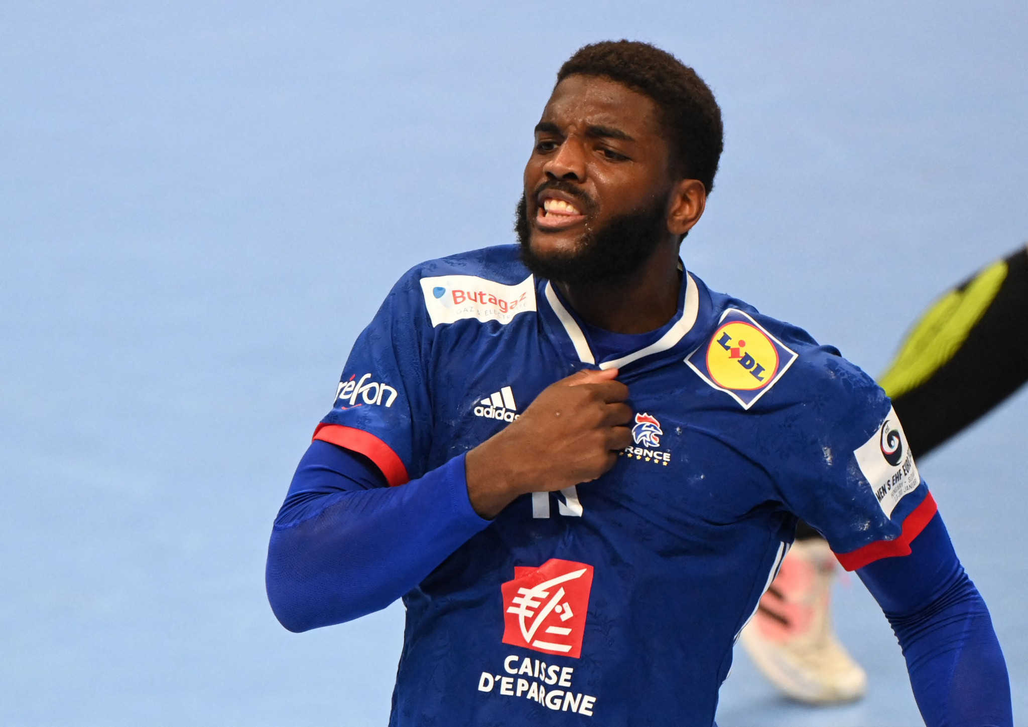 France reach European Men's Handball Championship semi-finals with comeback win