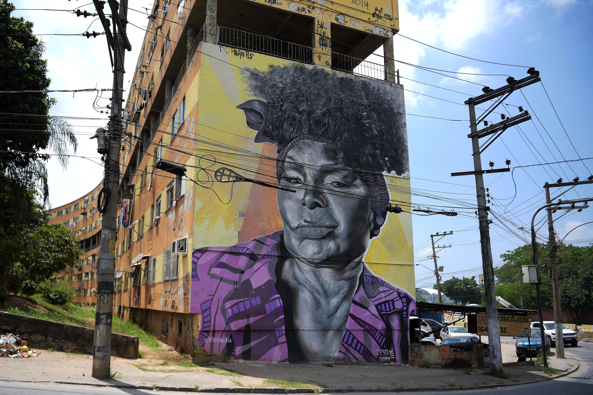 A huge mural reflects the popularity of Elza Soares © Getty Images