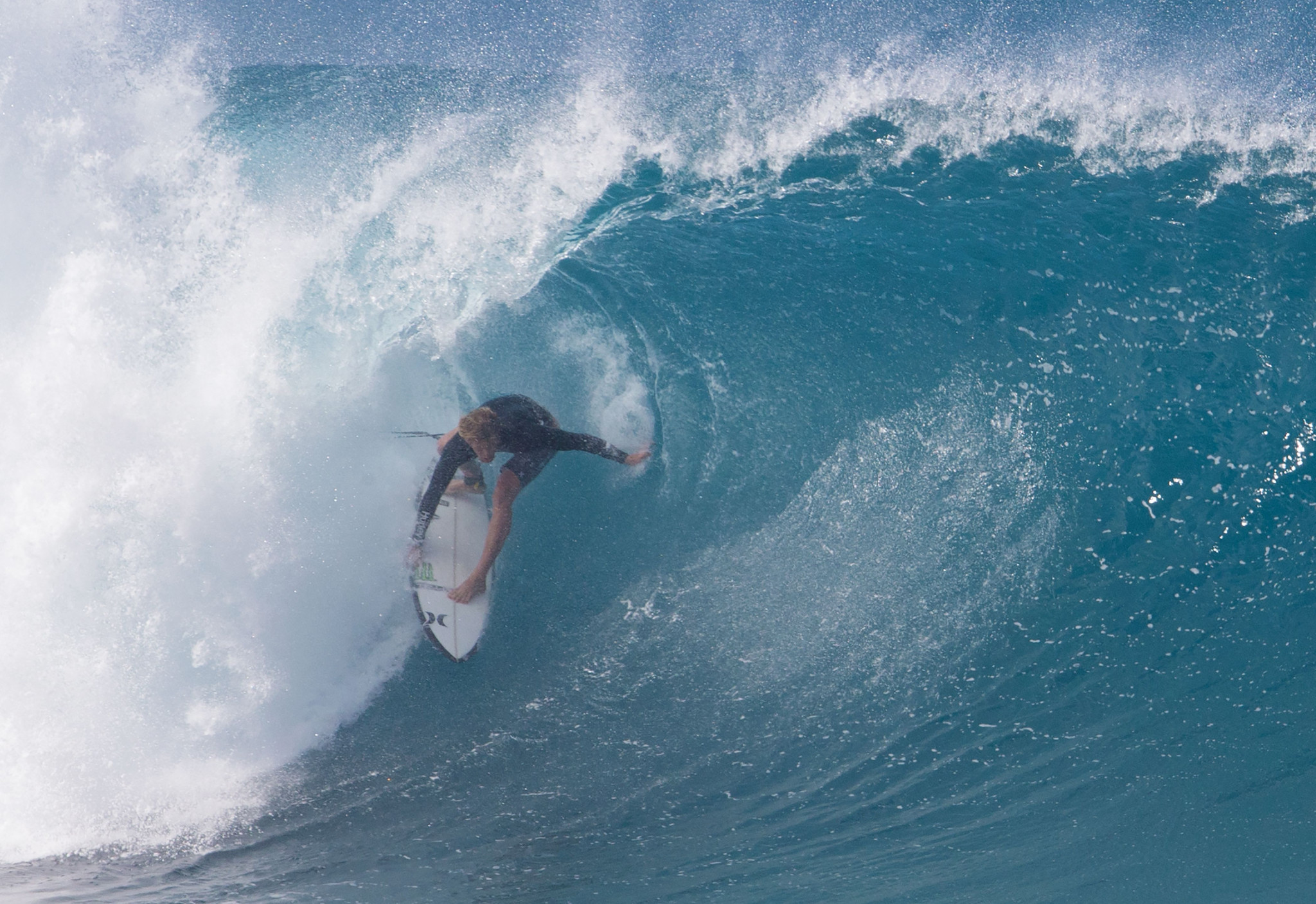 Florence and Robinson shine at season-opening WSL event at Pipeline