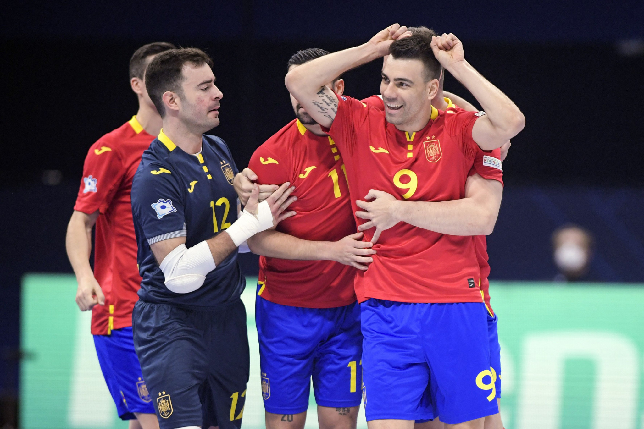 Spain and Russia reach UEFA Futsal Euro semi-finals once again