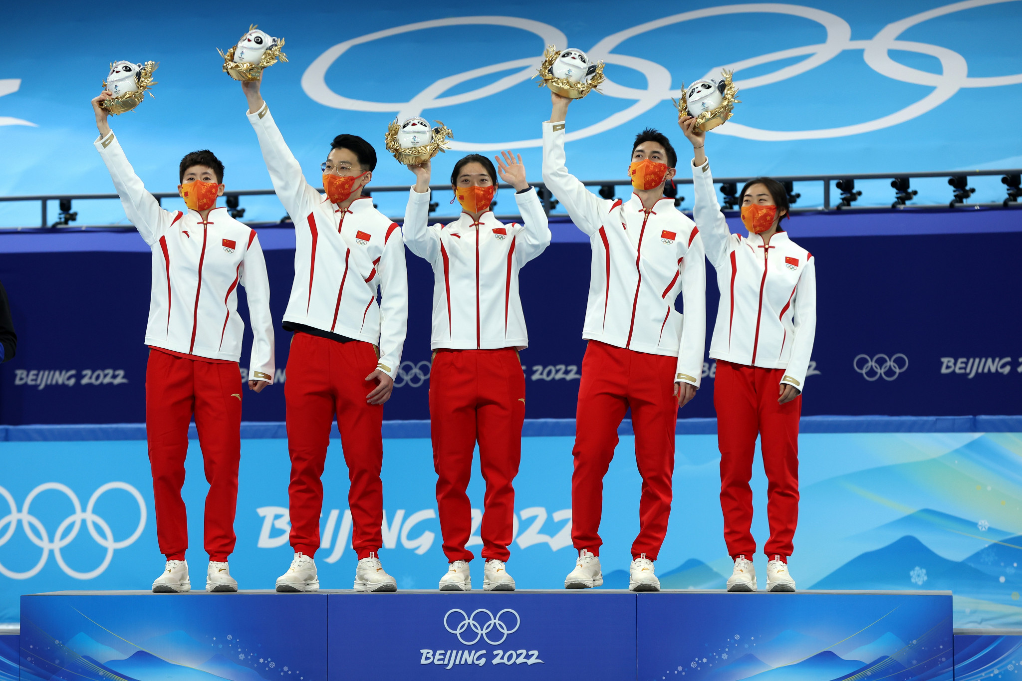 The Chinese team ensured the host nation finished day one with a gold medal on the board ©Getty Images