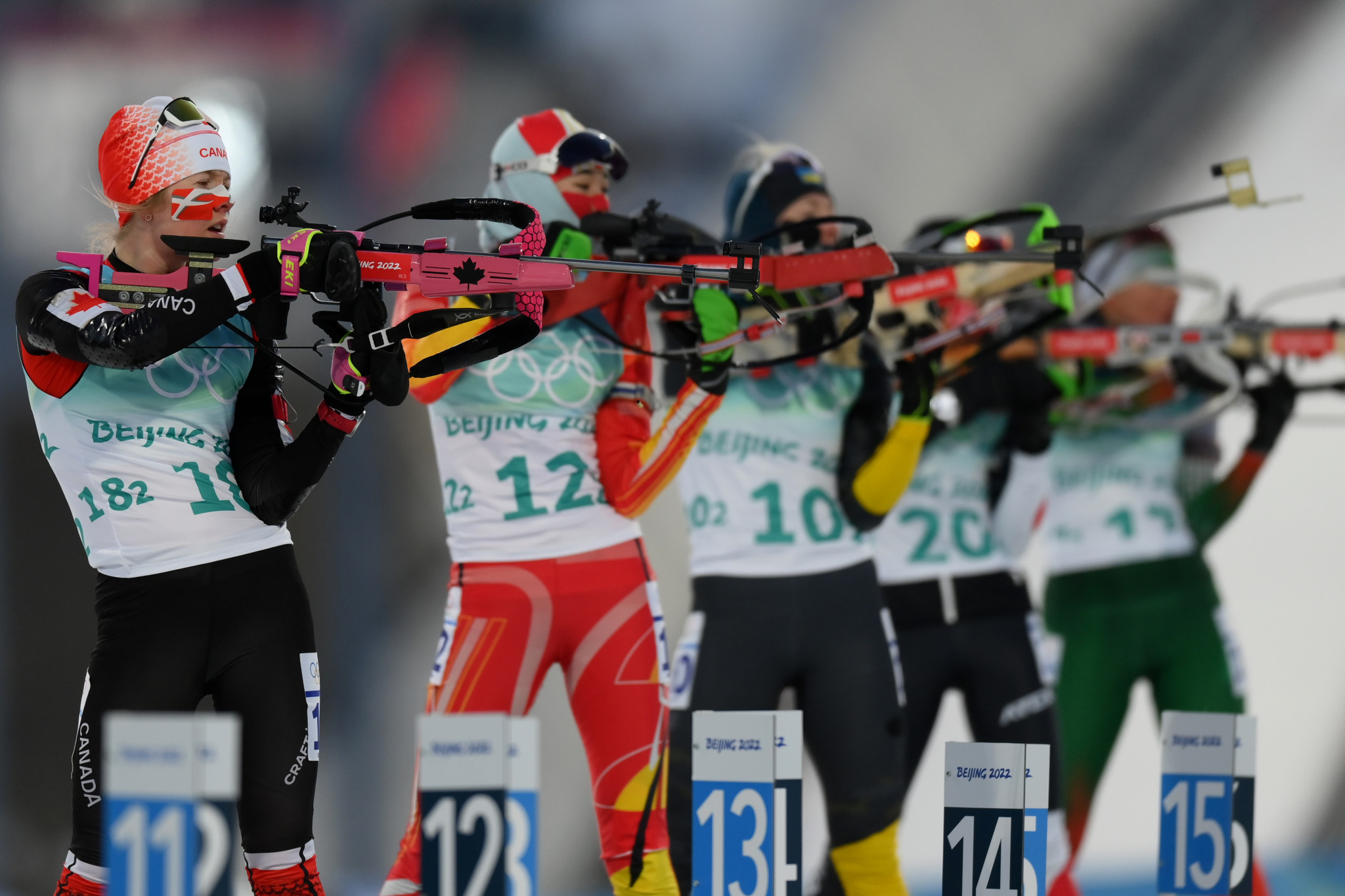 Emma Lunder of Canada was among the athletes to grave freezing conditions in the biathlon mixed 4x6km relay ©Getty Images