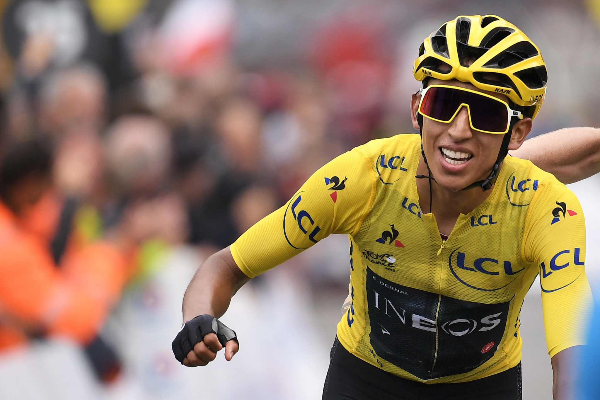 Reigning Giro d'Italia champion Egan Bernal of Colombia has been discharged from intensive care after a high-speed crash in training ©Getty Images