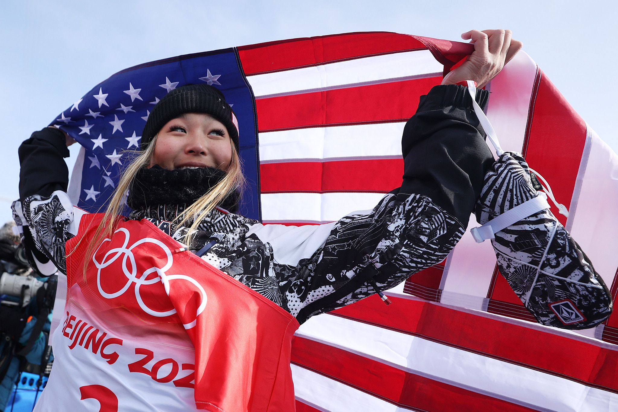 The United States' Chloe Kim successfully defended her Olympic snowboard halfpipe title at Beijing 2022 today ©Getty Images