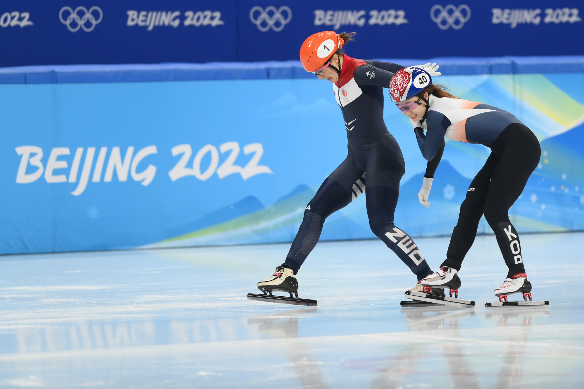 Suzanne Schulting pipped Choi Min-jeong to the line in the women's 1,000m final ©Getty Images