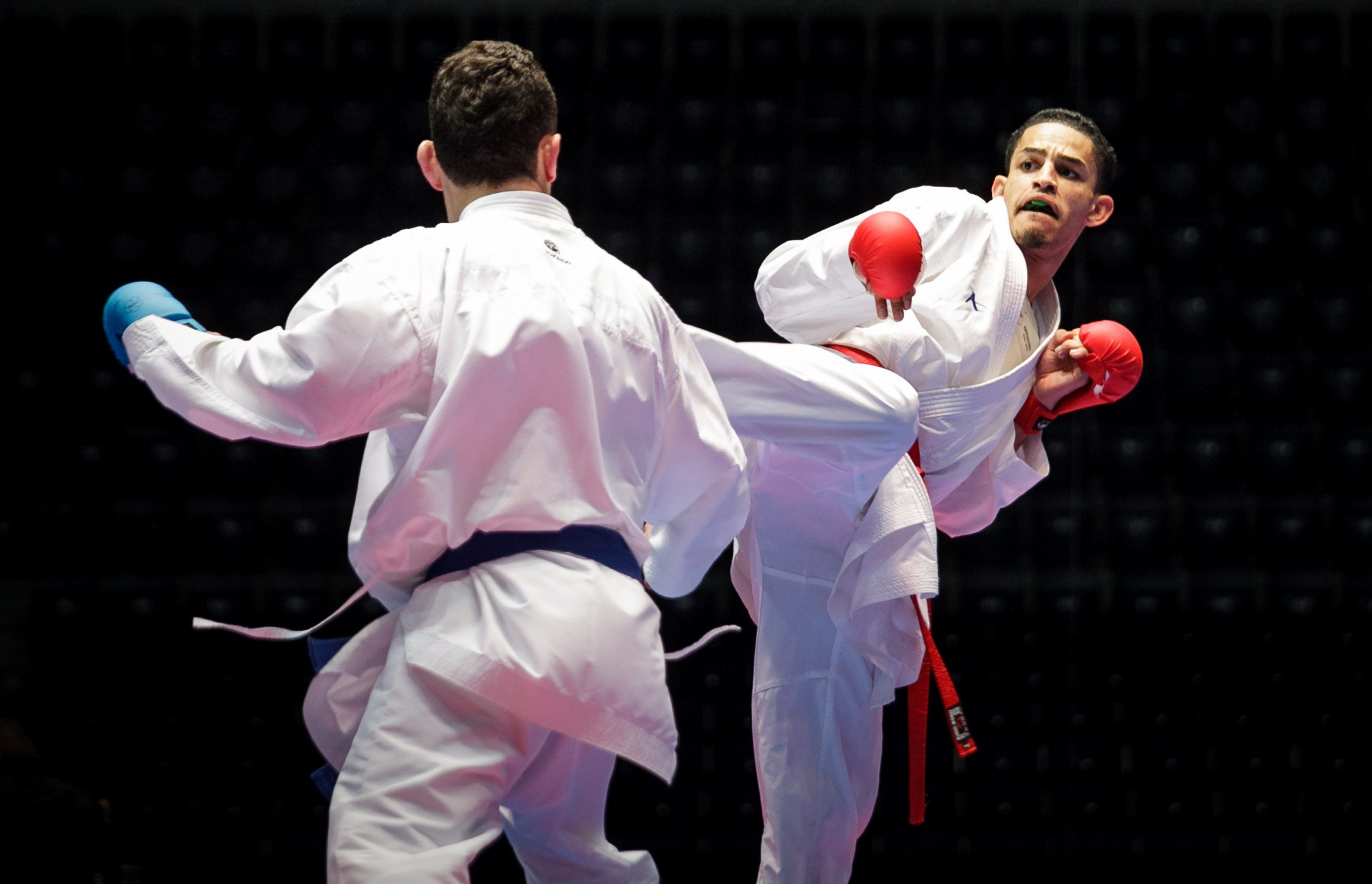Jordan Thomas, right, is hoping to compete at Paris 2024 after pivoting from karate to taekwondo ©Getty Images