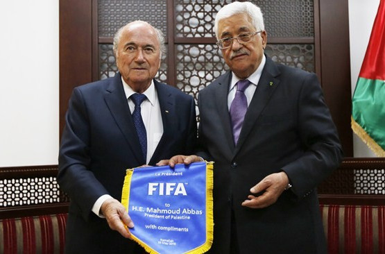 Blatter vows to facilitate "regular" exchanges between Israel and Palestine FA's as suspension dispute continues