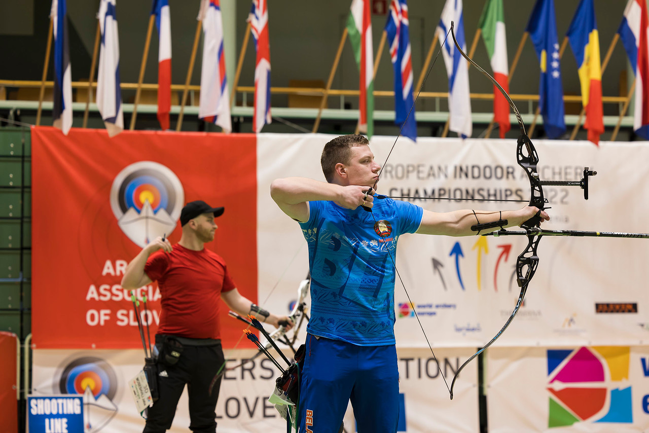 Action started with qualifying in the men's compound at the European Archery Indoor Championships in Laško in Slovenia ©Archery Europe