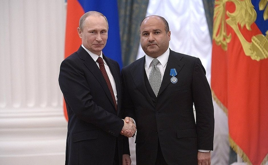 Georgy Bedzhamov was honoured by Russian President Vladimir Putin following the success at Sochi 2014 ©Kremlin