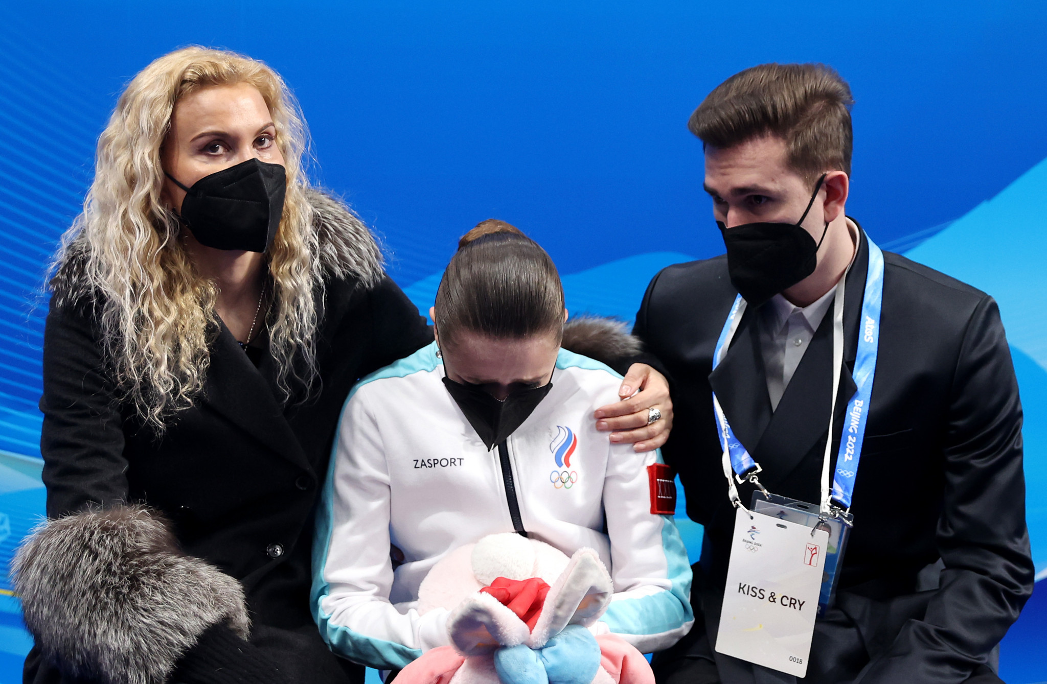 IOC President Thomas Bach criticised how Kamila Valieva's entourage, led by Eteri Tutberidze, treated her after she fell several times during the free programme and slipped to fourth ©Getty Images