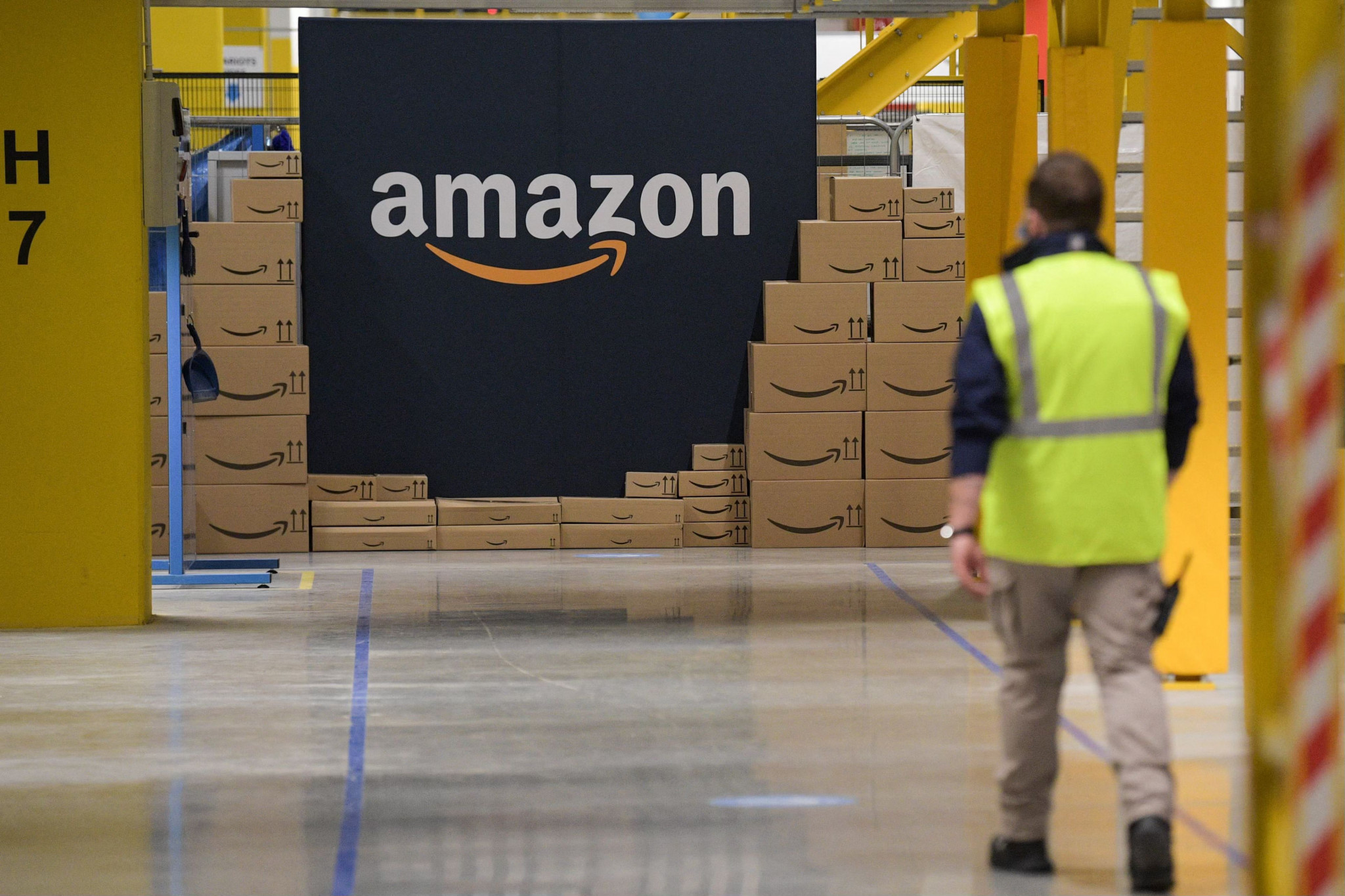 BUCS signs partnership with Amazon to improve student-athlete career opportunities