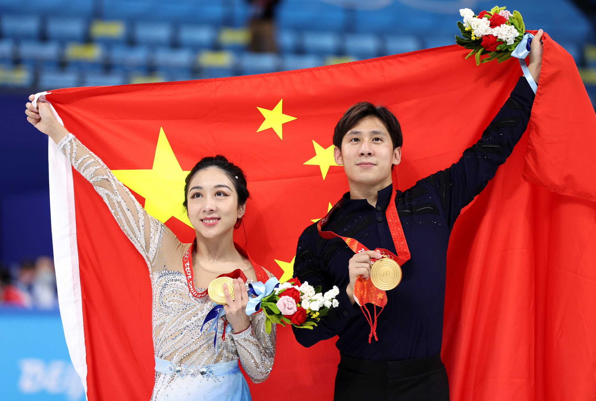 Sui Wenjing and Han Cong won the pairs title on home ice ©Getty Images