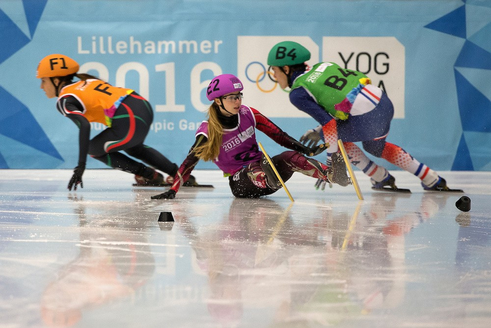 The mixed NOC short track speed skating event proved to be a chaotic affair ©YIS/IOC