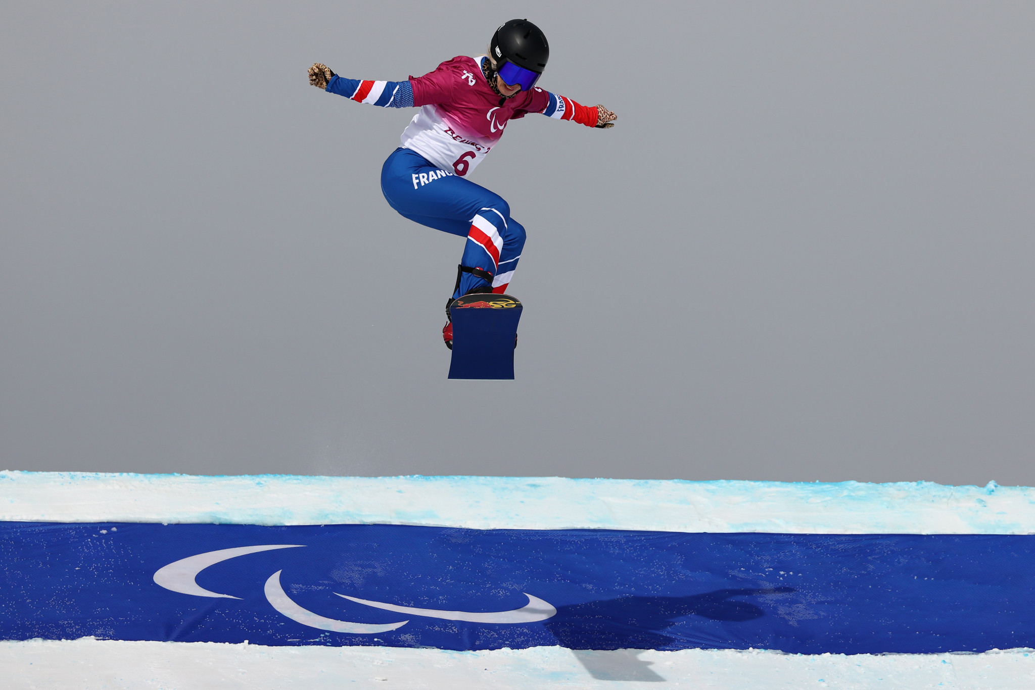 Hernandez and Huckaby lead women's SB-LL2 snowboard cross qualifying at Beijing 2022