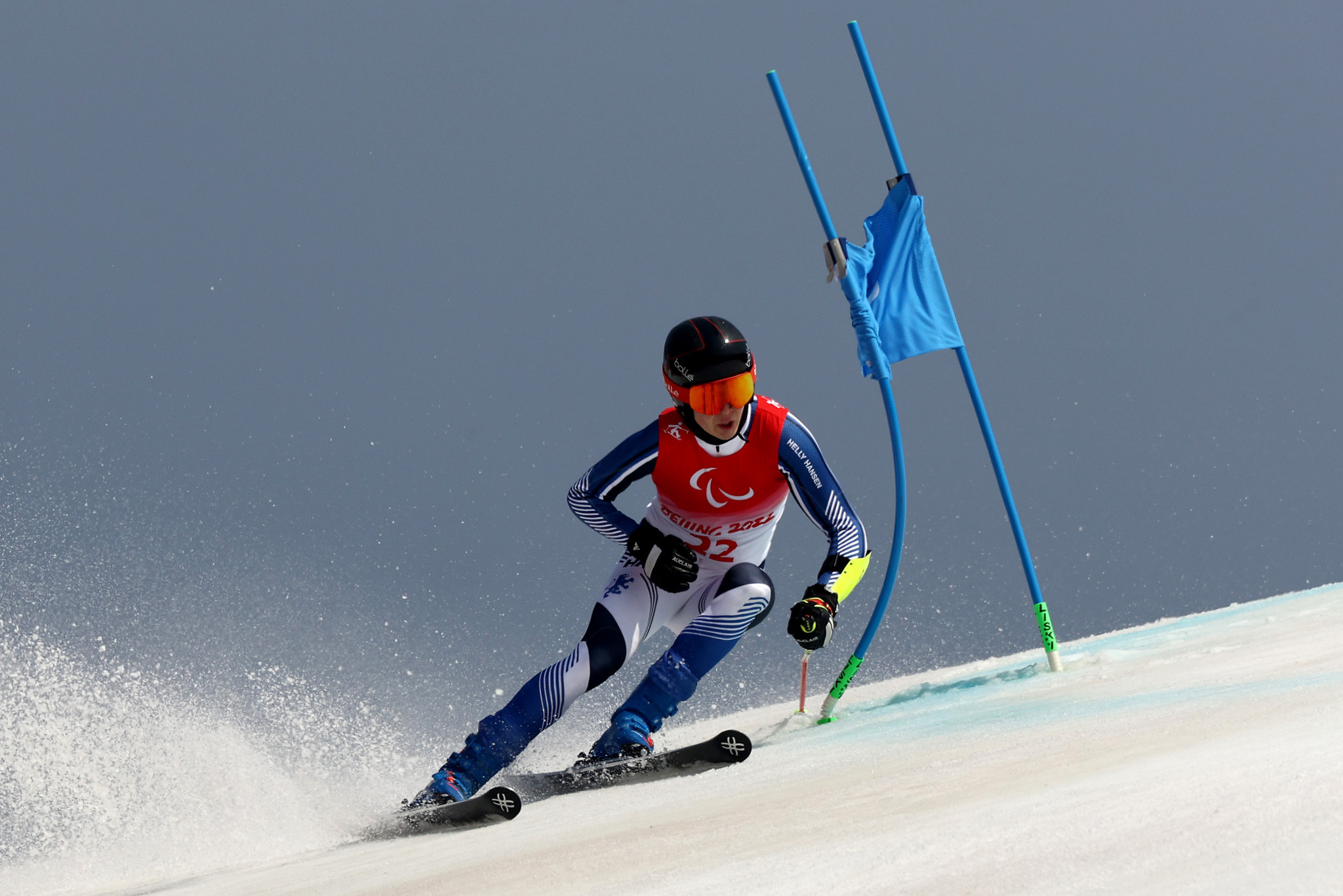 Santeri Kiiveri came from behind to win the men's standing giant slalom ©Getty Images