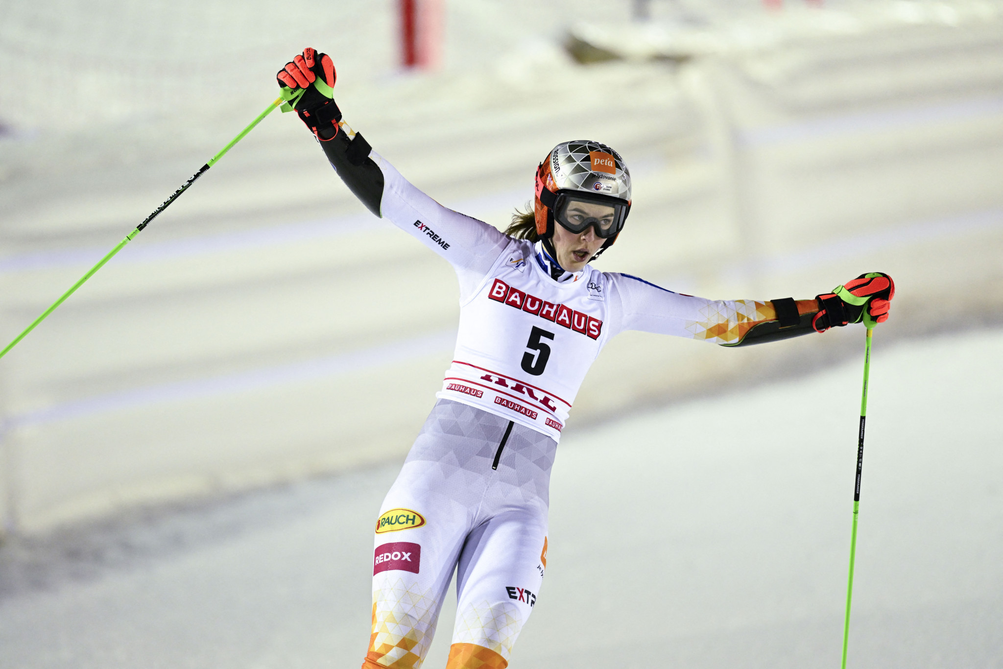 Vlhová wins giant slalom in Åre to reduce Shiffrin's Alpine Ski World Cup lead 