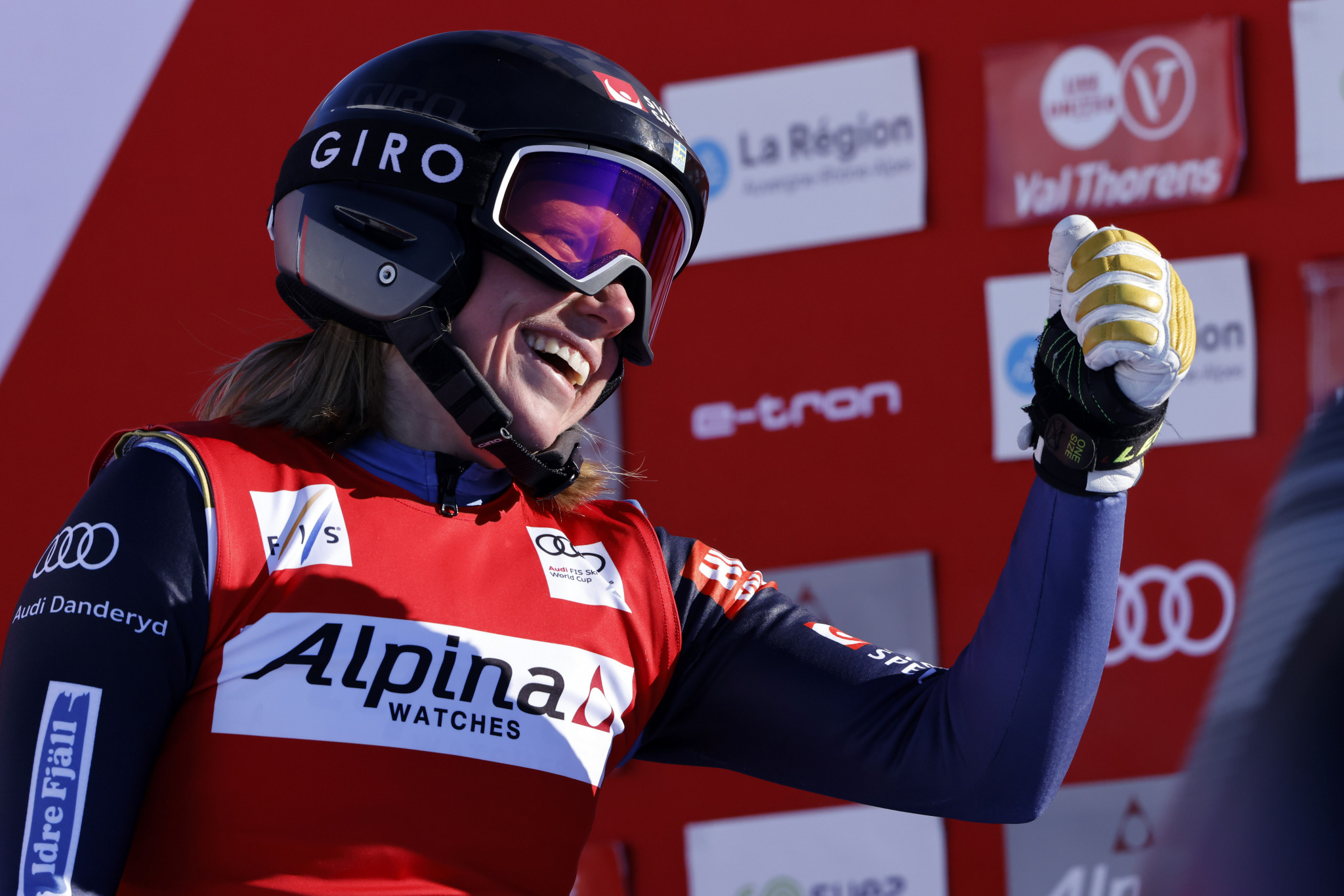 Näslund continues Ski Cross World Cup domination with 17th win in a row