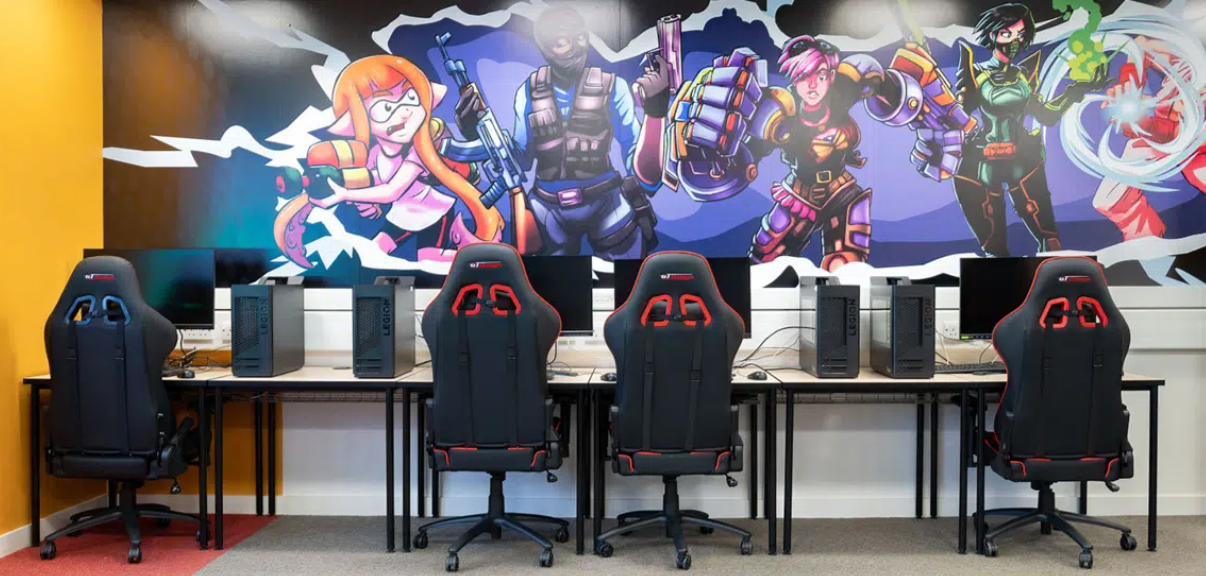 Dundee and Angus College has partnered with Esports Scotland to boost esports interest in the region ©Dundee and Angus College