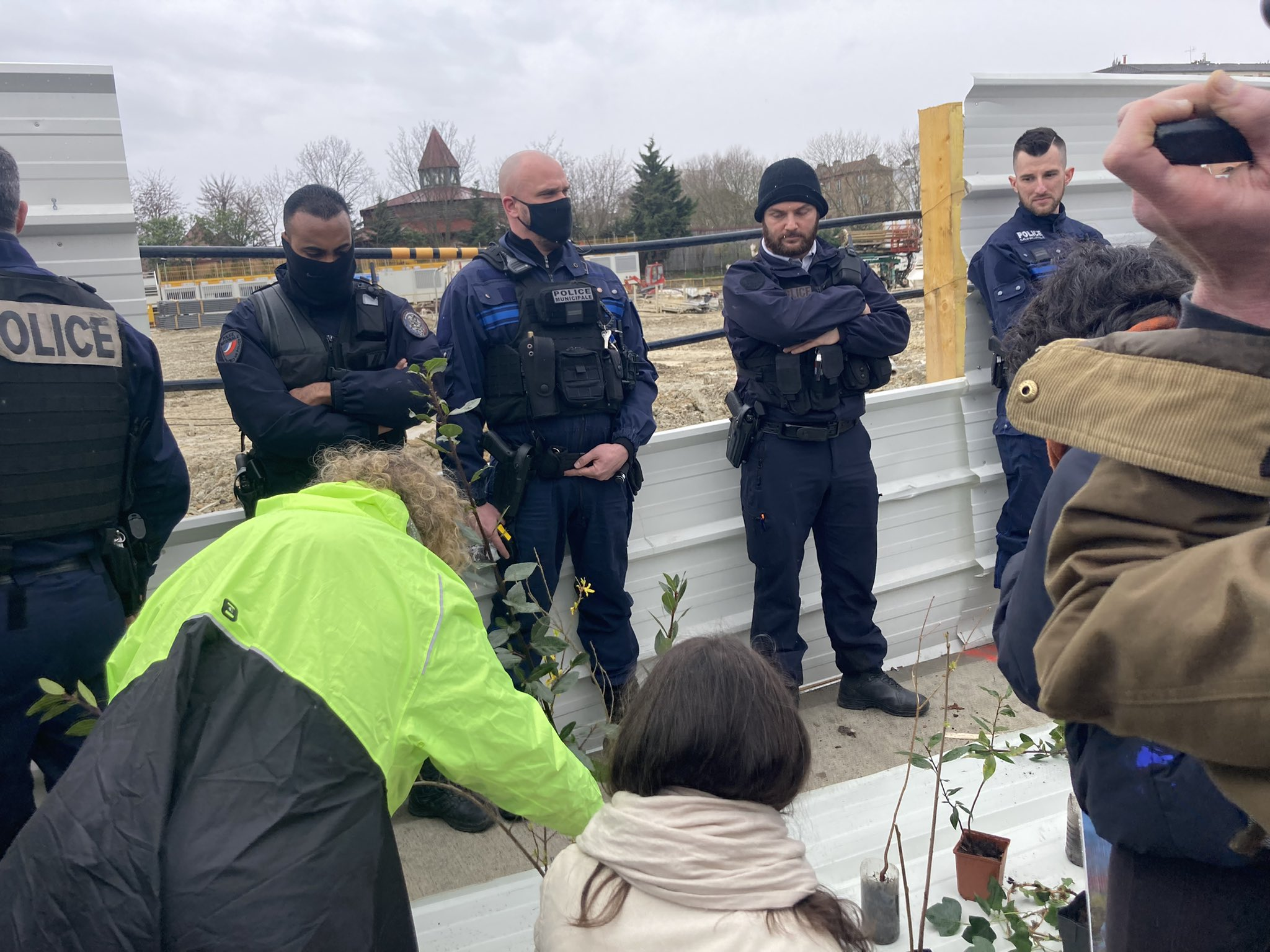 Campaigners have continued to demonstrate against Olympic construction projects at Aubervilliers ©Twitter/JAD - Jardins à défendre d'Aubervilliers