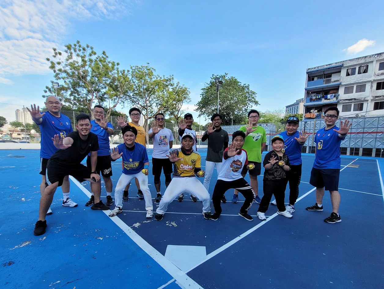 Softball Association of Malaysia takes its Baseball5 programme into schools for beginners ©WBSC