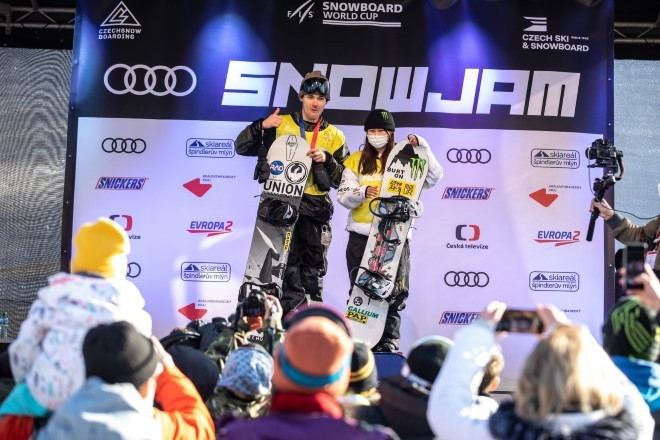 Tiarn Collins and Kokomo Murase won in the penultimate Snowboard Slopestyle World Cup of the season in Spindleruv Mlyn ©FIS.Pictures