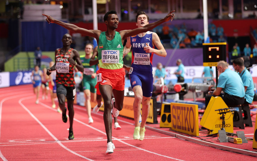 Ethiopia's Samuel Tefera successfully defended his world indoor 1500m title in Belgrade after outsprinting Norway's Olympic champion and world indoor record holder Jakob Ingebrigtsen ©Getty Images