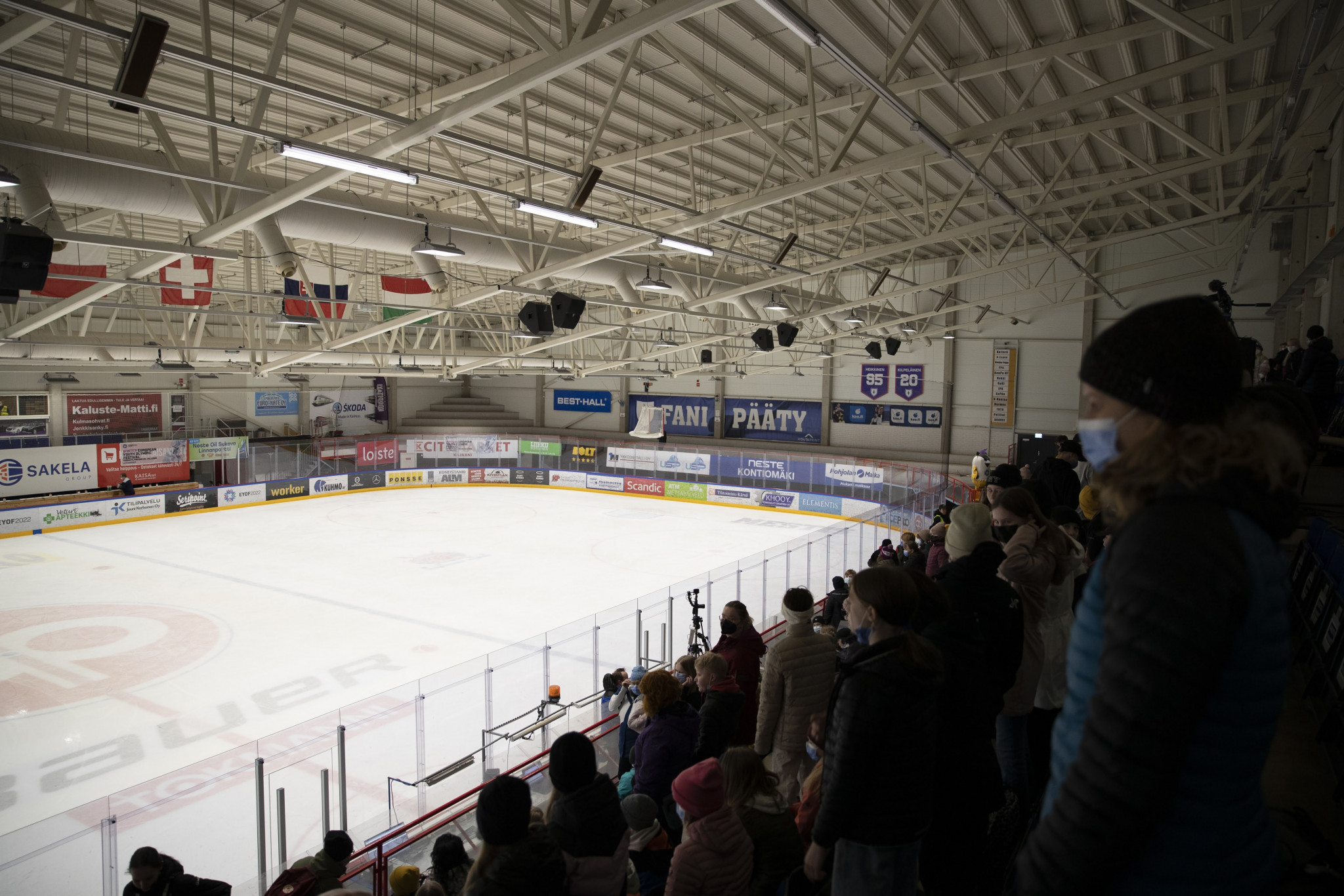 Ice hockey matches are being held 35km away from Vuokatti at the Kajaani Ice Hockey Halls ©Nejat Volkan Polat/EYOF Vuokatti 2022