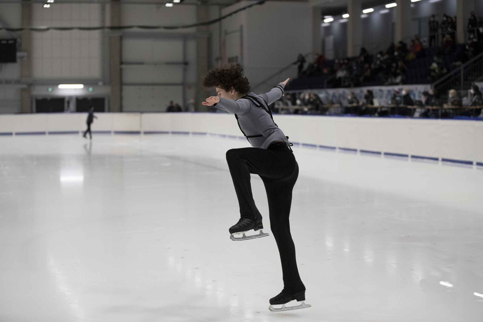 The boys' figure skating competition features 17 athletes while there are 31 skaters among the girls ©Nejat Volkan Polat/EYOF 2022 Vuokatti