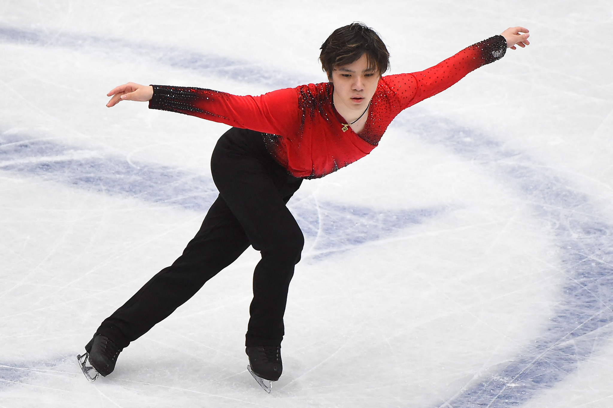 Shoma Uno leads the men's singles event after the short programme ©Getty Images