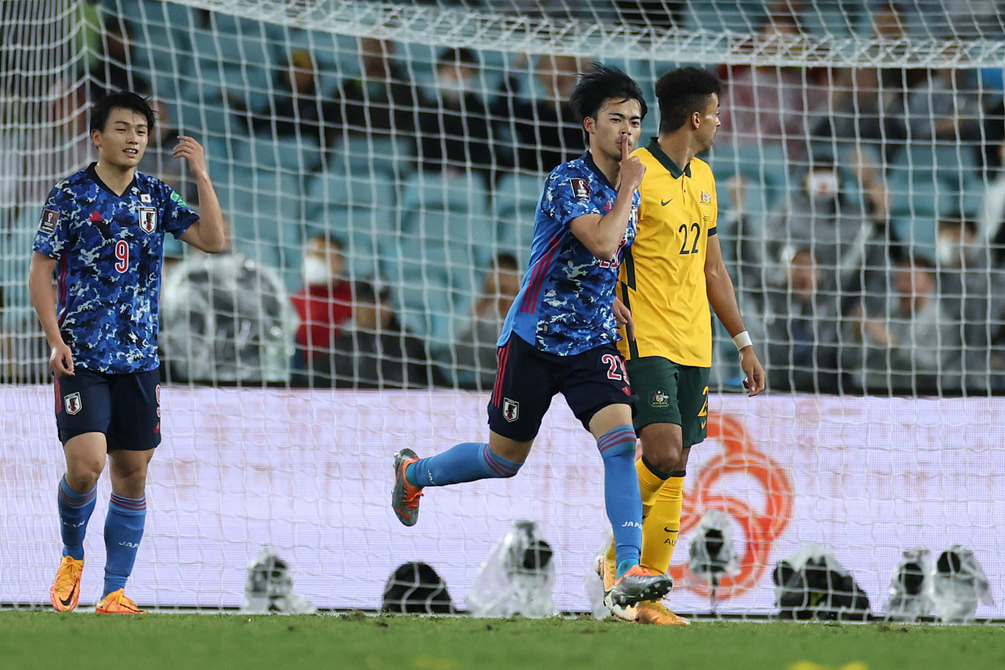 Kaoru Mitoma scored two late goals for Japan to sink Australia ©Getty Images
