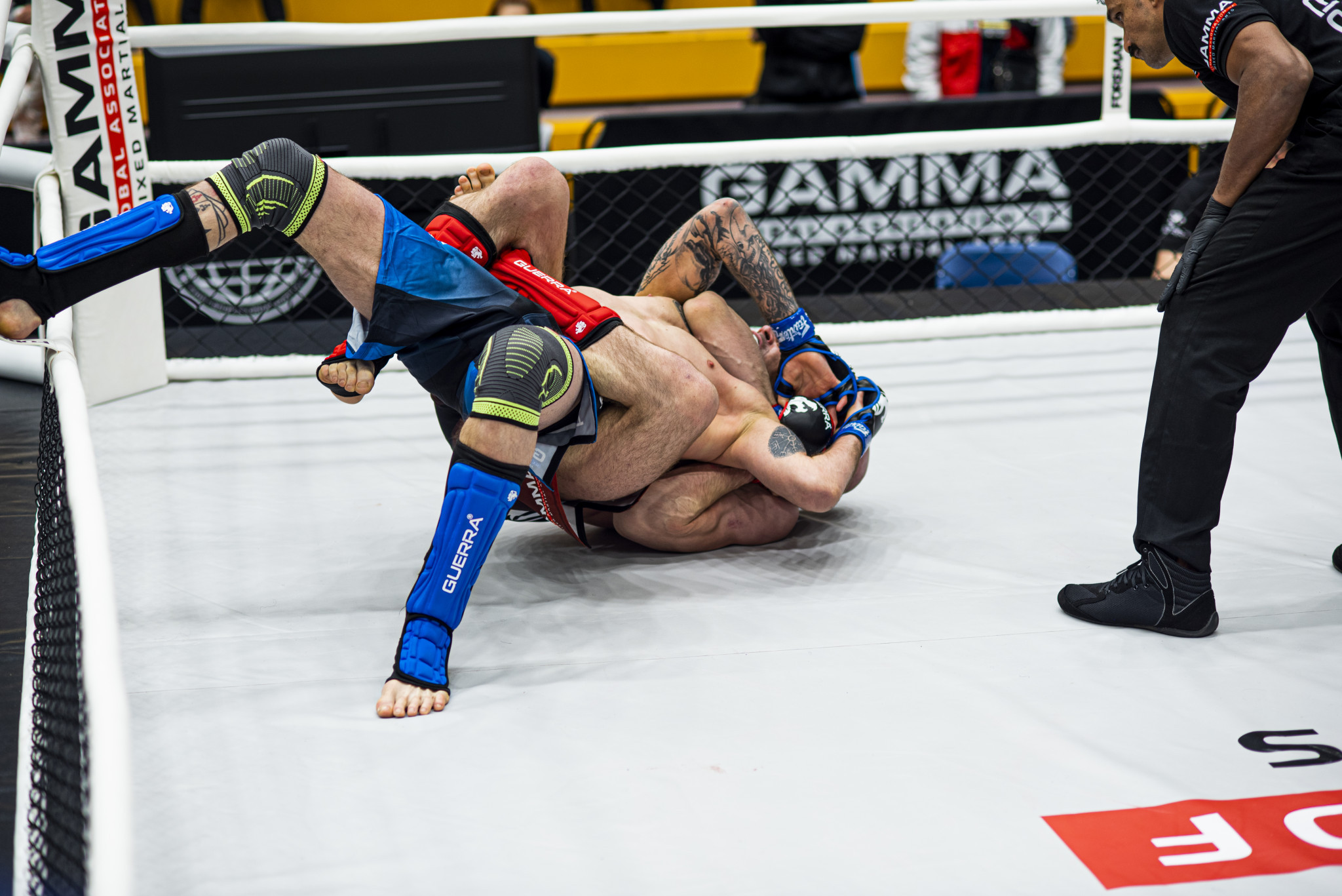 The majority of today's bouts were predominantly fought on the ground as fighters adopted a much more cautious tactic ©GAMMA