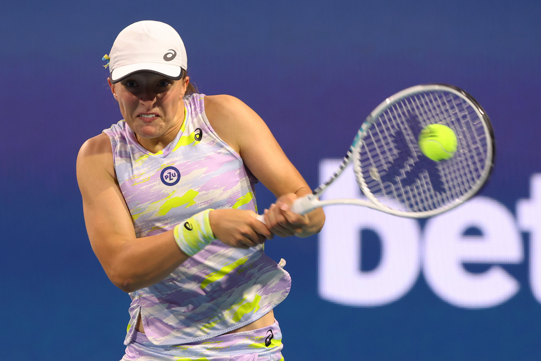 Świątek wins again to reach third consecutive WTA 1000 semi-final at Miami Open