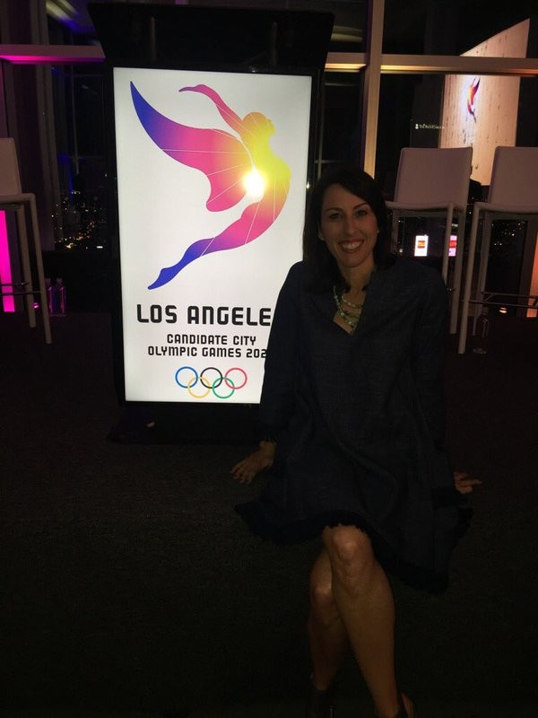Publication of the new poll follows the launch of the Los Angeles 2024 logo last week, an event attended by the bid's vice-chair, four-time Olympic gold medallist Janet Evans ©Janet Evans/Twitter