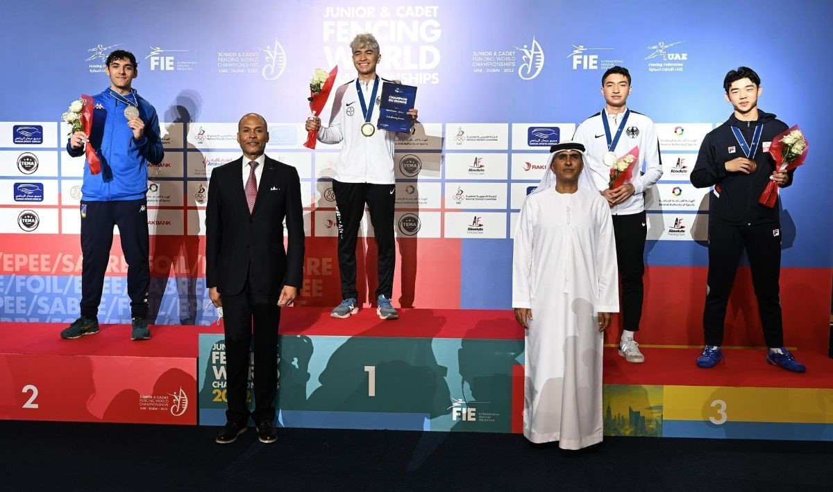 Heathcock and Skarbonkiewicz win sabre titles on opening day of Junior and Cadet Fencing World Championships