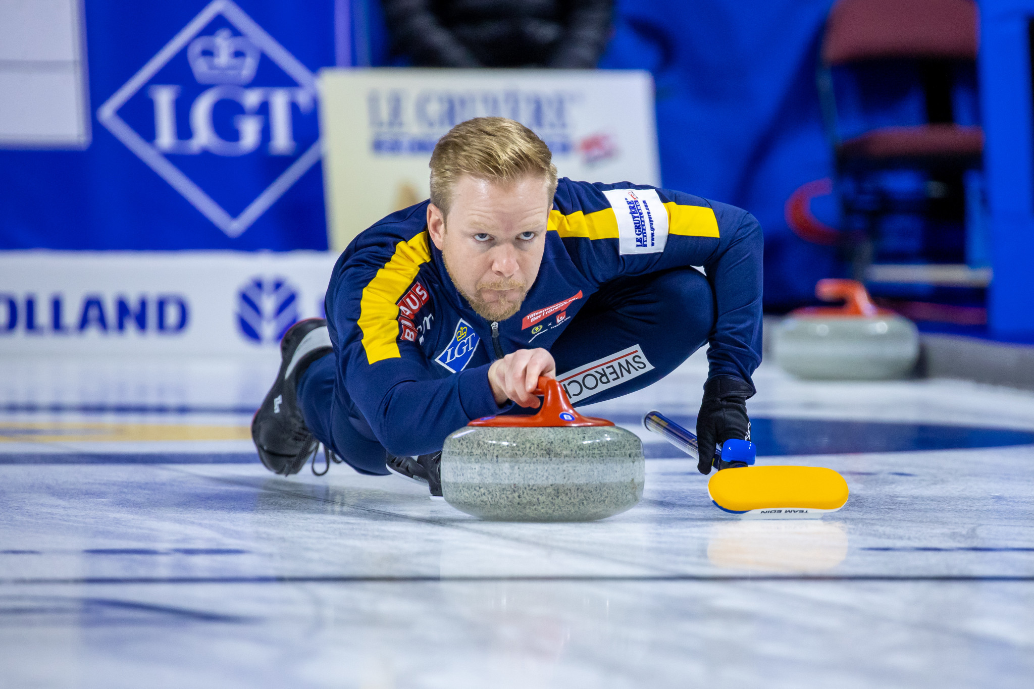 Niklas Edin led Sweden to their opening win of the World Men’s Curling Championship ©WCF