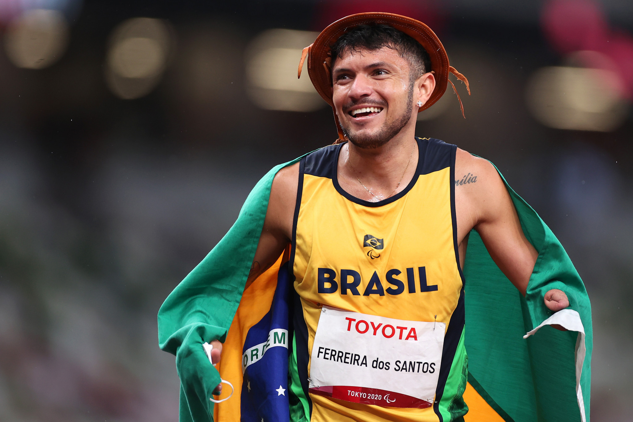 Paralympic champion Ferreira dos Santos breaks two world records at Brazilian Athletics Challenge event