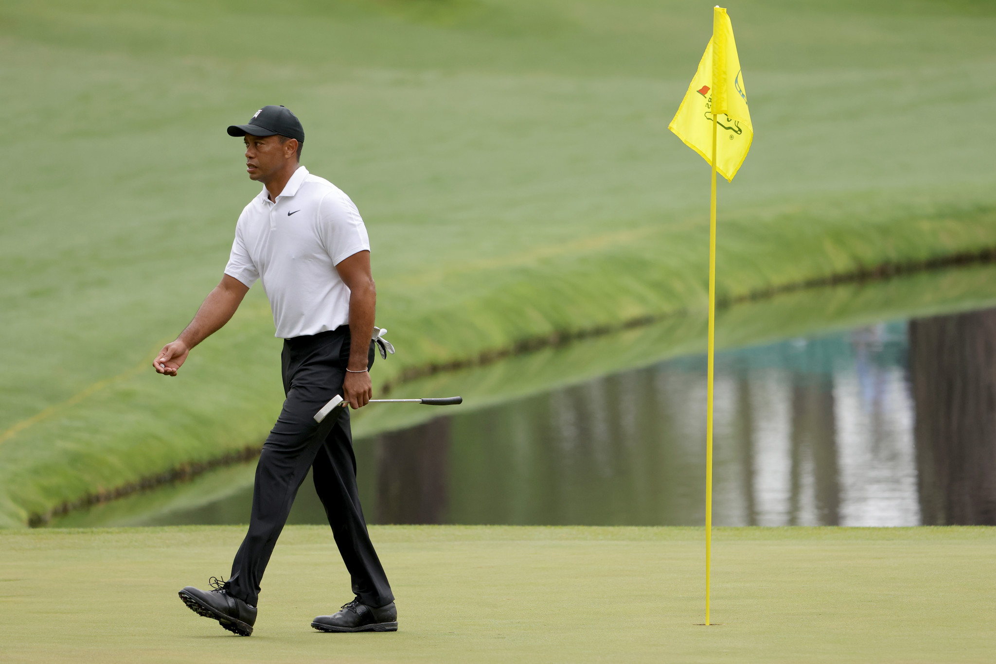 Woods returns to the spotlight at year's opening men's golf major The Masters