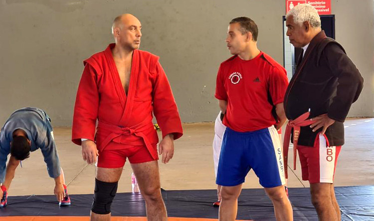 Mikhail Kozitsky, second to left, led the coaching  seminar across three days ©FIAS