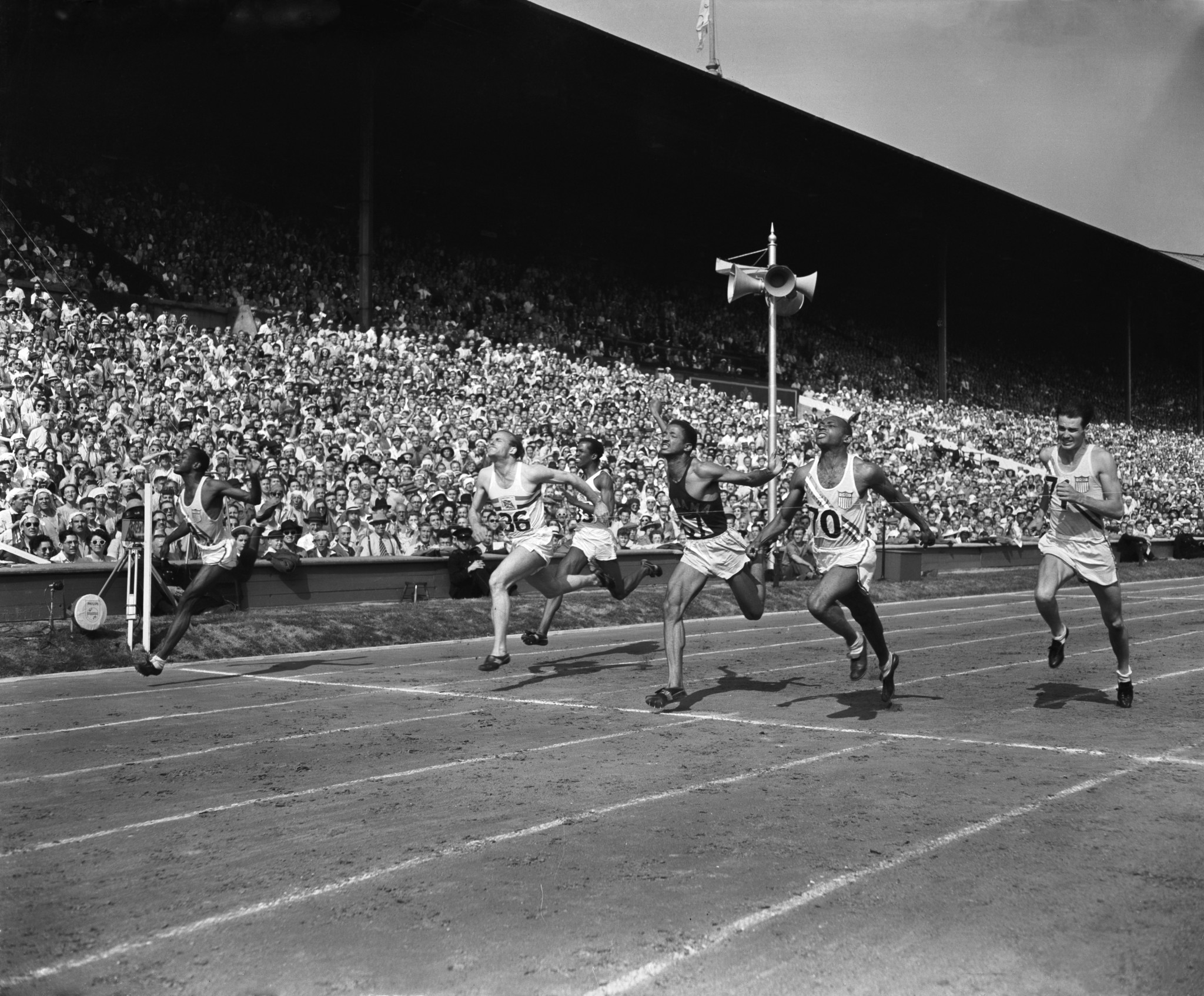 Harrison Dillard did not qualify for the 110m hurdles at London 1948 but won gold in the 100m ©Getty Images