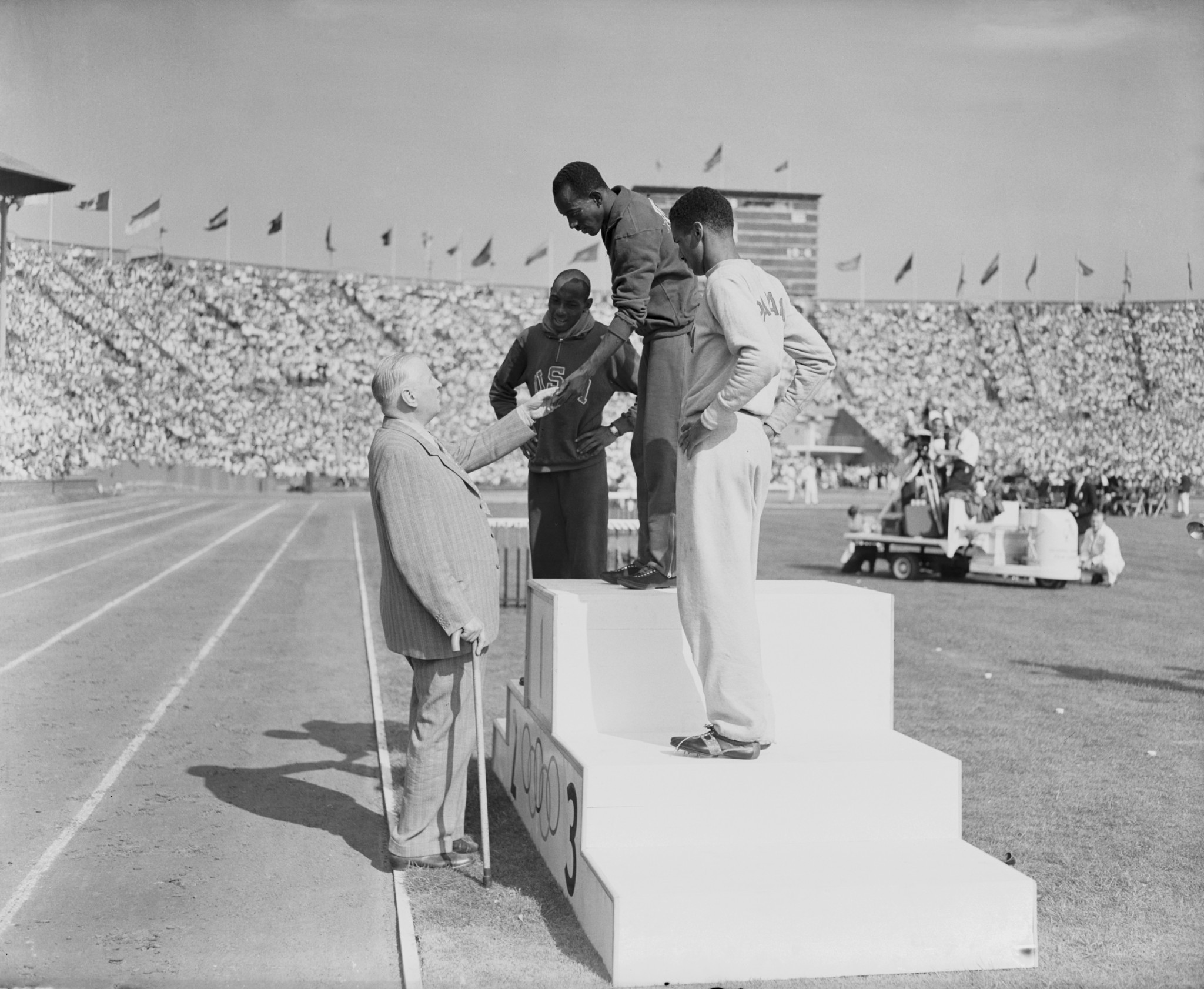 In 1948, Harrison Dillard received his 100m gold medal from International Olympic Committee President Sigfrid Edström ©Getty Images