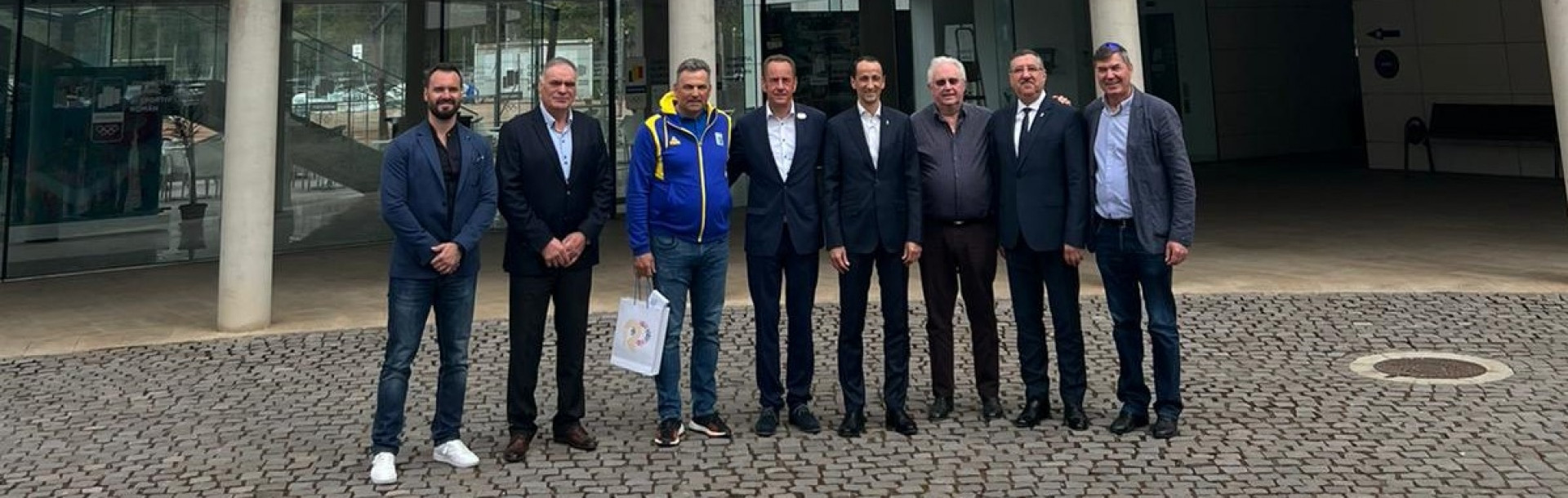 ICF President Thomas Konietzko, fourth from left, meeting with officials in Romania ©ICF