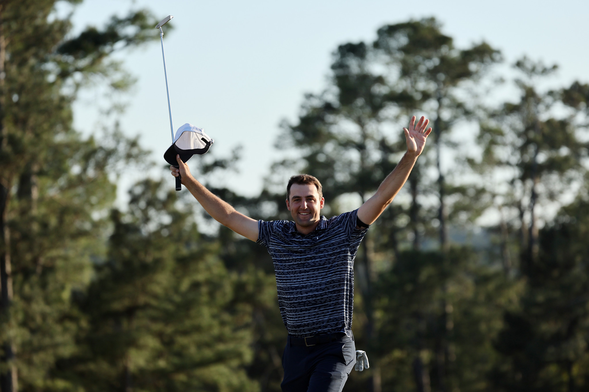 Scheffler holds steady for Masters victory as McIlroy magic in vain