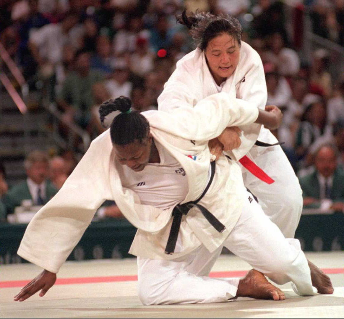 Estela Rodriguez, left, lost the Atlanta 1996 final to China's Sun Fuming ©Getty Images