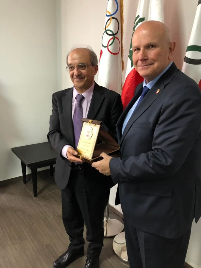 LOC President Pierre Jalkh, right, presented Minister of Sport George Kallas with a plaque of the Lebanese Olympic Committee ©Lebanese Olympic Committee