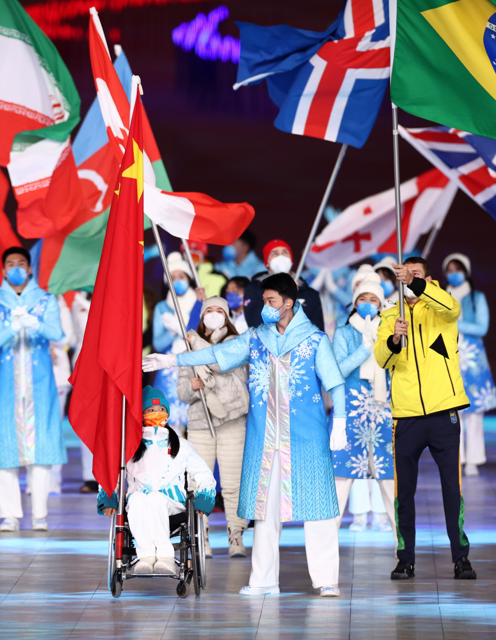 Yang Hongqiong carried the Chinese flag at the Beijing 2022 Paralympic Closing Ceremony ©Getty Images