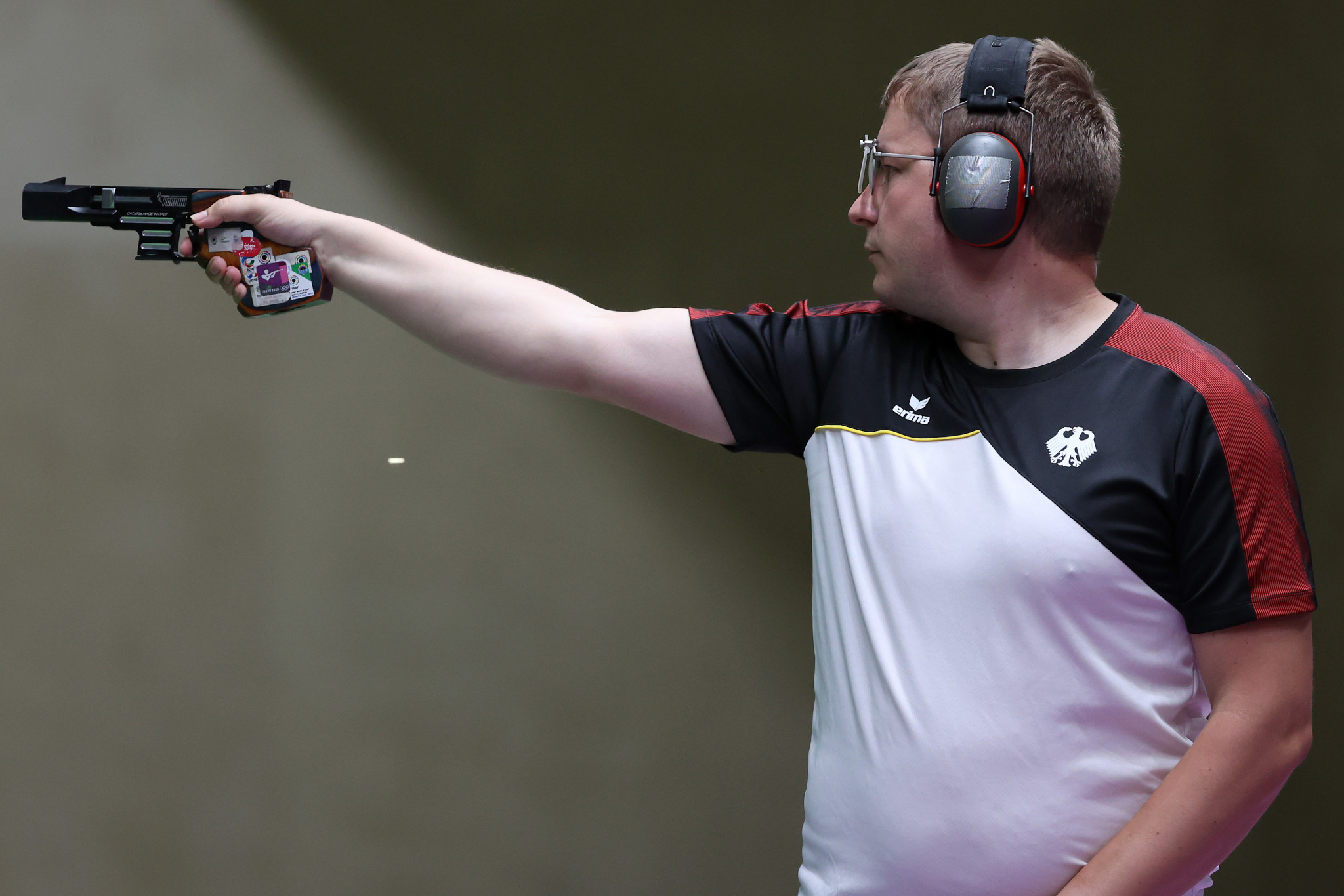 Reitz takes men's 25 metres rapid fire pistol title on penultimate day of ISSF World Cup in Rio
