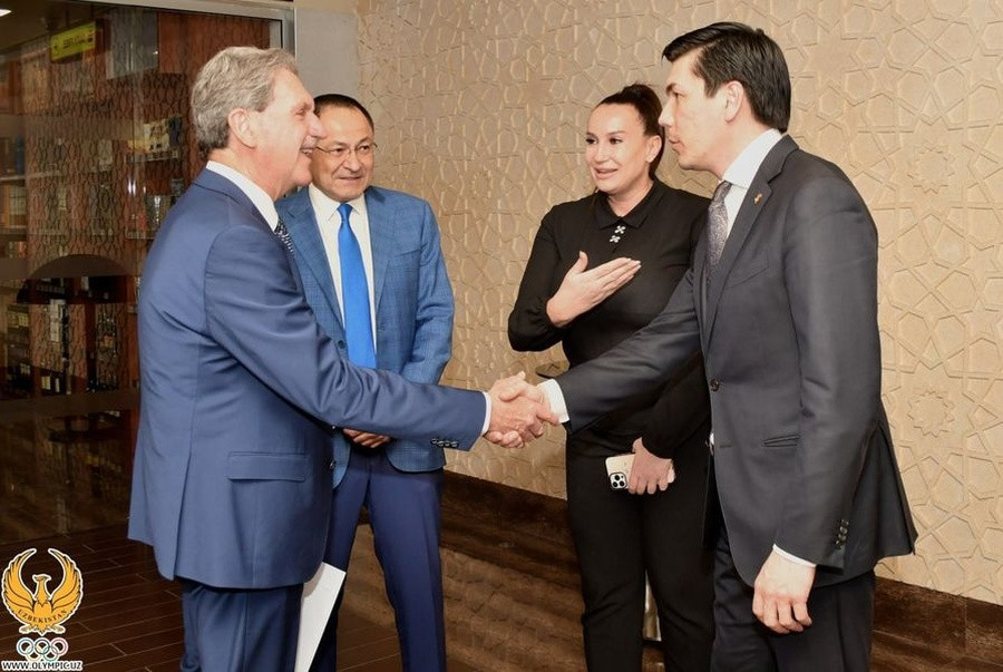 ITF President David Hagerty, left, met with representatives from the National Olympic Committee of Uzbekistan ©OCA
