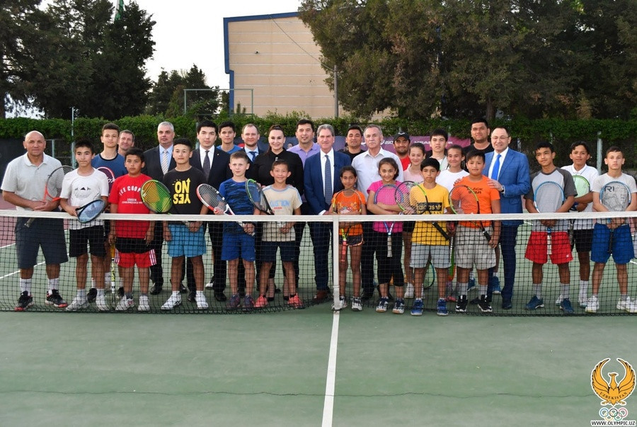 David Haggerty discussed how Uzbekistan can grow tennis before a visit to the Republican Tennis School of the Olympic Reserve ©OCA